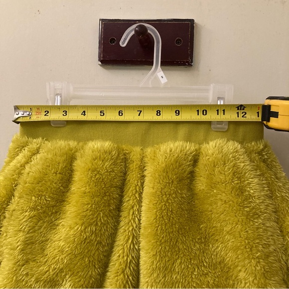 UGG Camilia Sherpa Shorts (NWT) in Mustard Yellow (Size S) - Cozy Wear - Picture 12 of 16